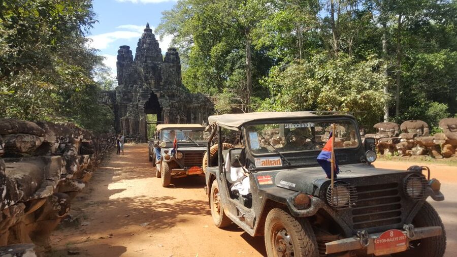 Angkor Wat in a vintage Jeep with driver - jeep rental - Why the Jeep changes the Angkor day