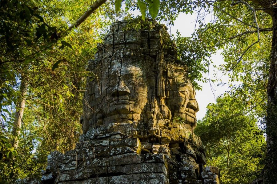 Angkor Wat in a vintage Jeep with driver - jeep rental - Building your own Small Circuit