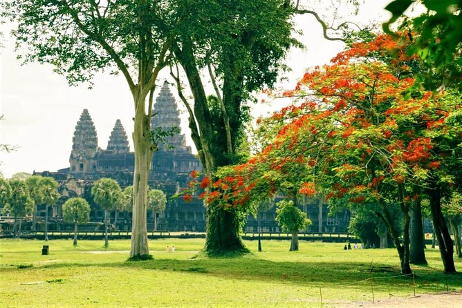 Angkor Wat one Day Private Tour for All Highlight Angkor Temples - Ending at Phnom Bakheng for the sunset view
