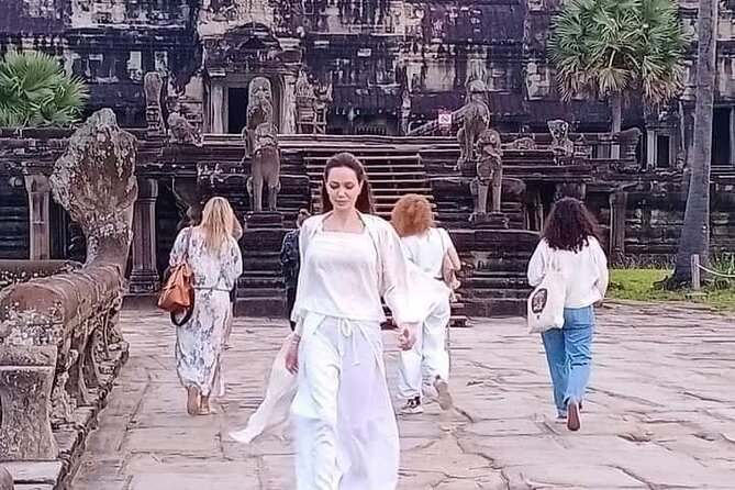 Angkor Wat Shared Tours from Siem Reap Angkor Airport (SAI) - Ta Prohm and the temple held by trees
