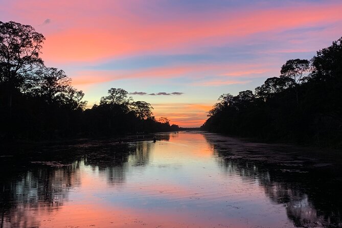 Angkor Wat Small Circuit & Sunset Tour - Angkor Wat, two hours with Cambodia’s great symbol