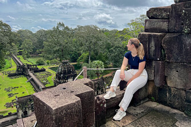 Angkor Wat Small Group Tour and Sunset with Lunch Included - Phnom Bakheng and the sunset question