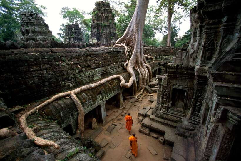 Angkor Wat: Small-Group Tour with Balloon Ride and Lunch - Bayon’s famous stone faces