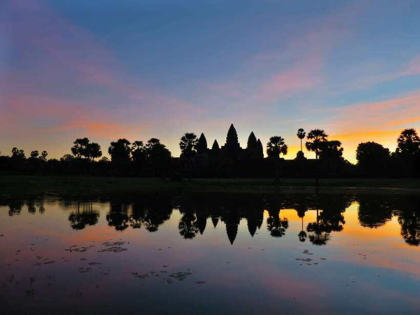 Angkor Wat: Sunrise 2.5 Days Temples & Tonle Sap-Small Group - Day 1: Pre Rup, Banteay Srei, Neak Pean, and Preah Khan