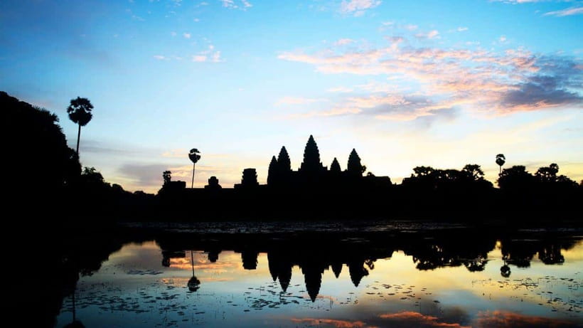 Angkor Wat: Sunrise 2.5 Days with Tonle Sap Lake Tour - Day two: sunrise and two hours inside Angkor Wat