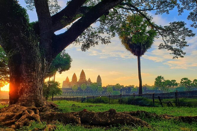 Angkor Wat Sunrise & All Highlight Angkor Temple Private Day Tour - Passing through Angkor Thom’s South Gate