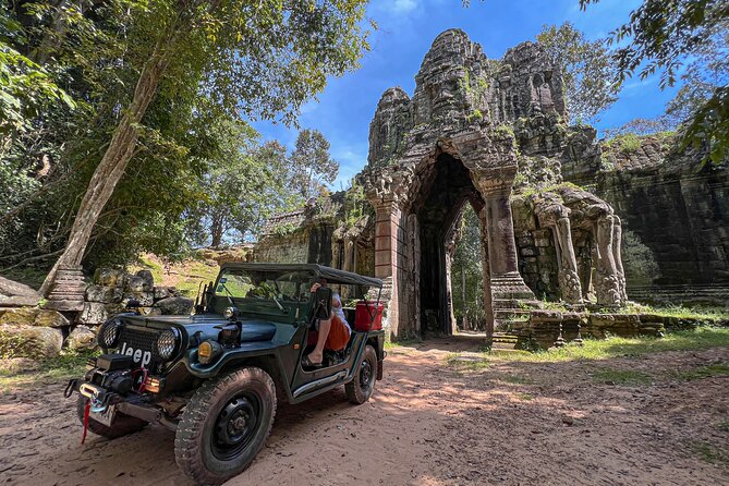 Angkor Wat Sunrise and Market Tour by Jeep - What the private jeep format adds