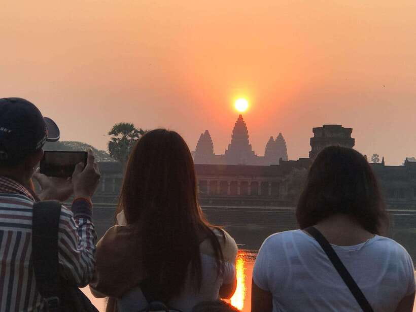 Angkor Wat Sunrise by Vintage Jeep – Private Tour - The real appeal is Angkor before breakfast