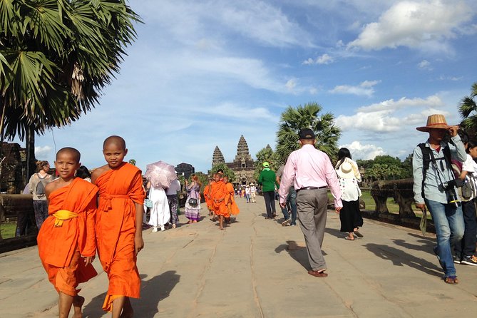 Angkor Wat Sunrise Experience – Ultimate 1-Day Guided Temple Tour - Breakfast near the temples, not in the tour price