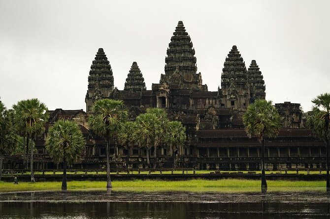 Angkor Wat Sunrise Experience – Ultimate 1-Day Guided Temple Tour - Why the guide may shape your whole day