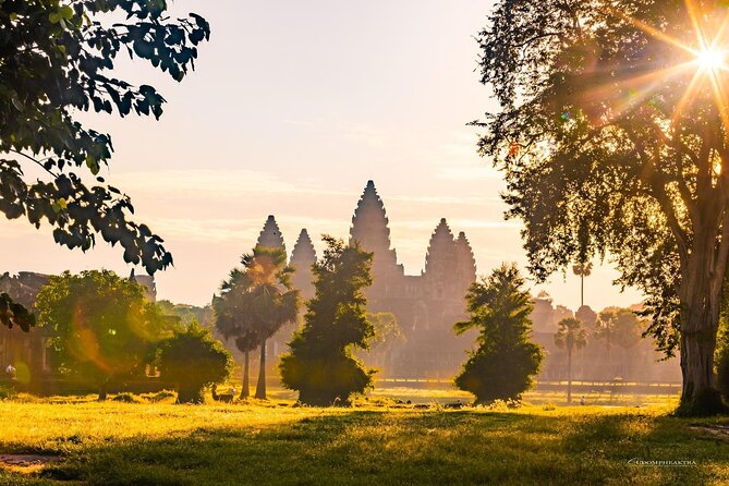 Angkor Wat Sunrise Guided Join-In Tour/Private Tour - Heat, clothing, and the physical effort