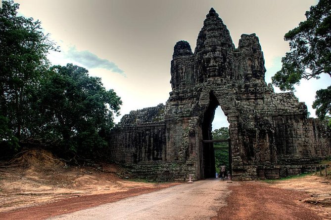 Angkor Wat Sunrise Guided Join-In Tour/Private Tour - Angkor Thom and the faces of Bayon