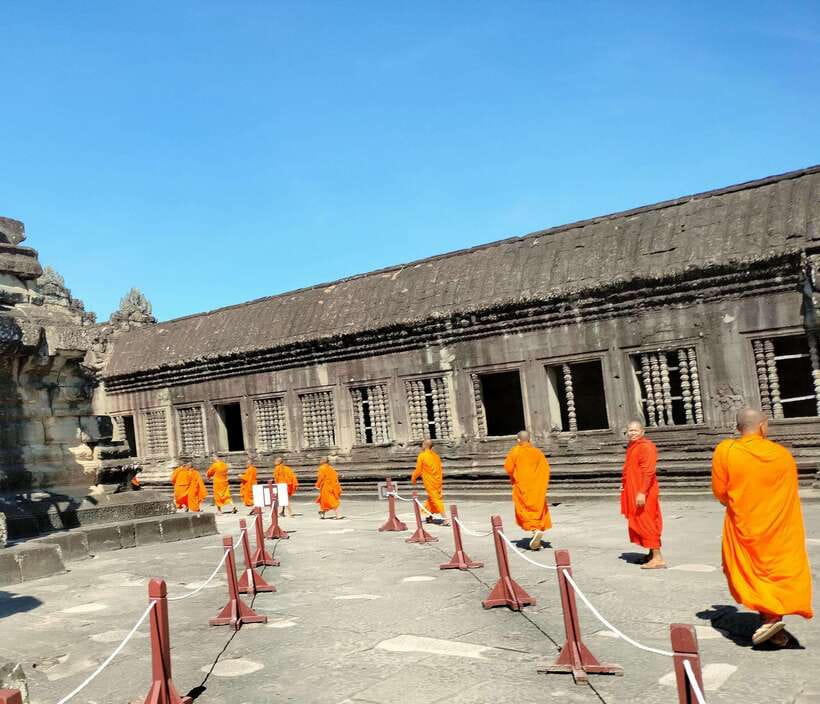 Angkor Wat Sunrise Shared Tours: Bayon-Ta Prohm-Banteay Srei - The real price: $64 before food