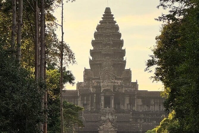 Angkor Wat Sunrise Small-Group 1-Day Tour from Siem Reap - What the guides add to the morning