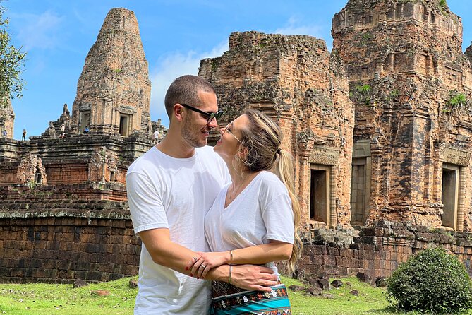 Angkor Wat Sunrise Small Group Tour With Breakfast - Bayon’s faces and the heart of Angkor Thom