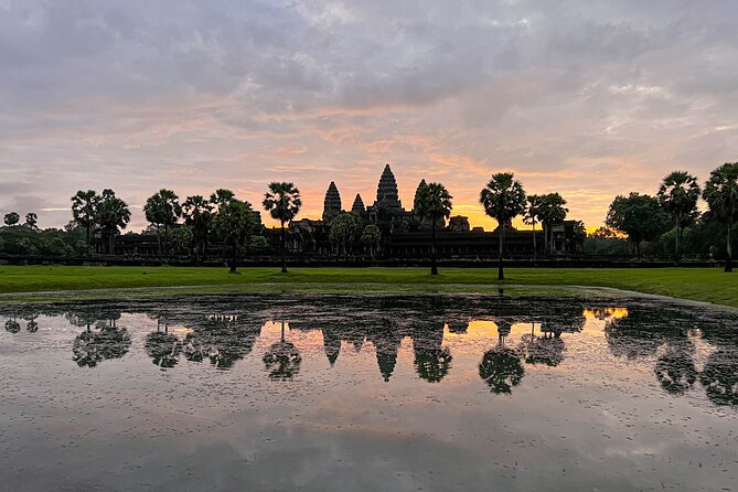 Angkor Wat Sunrise Small Group Tour With Breakfast - Angkor Wat before dawn