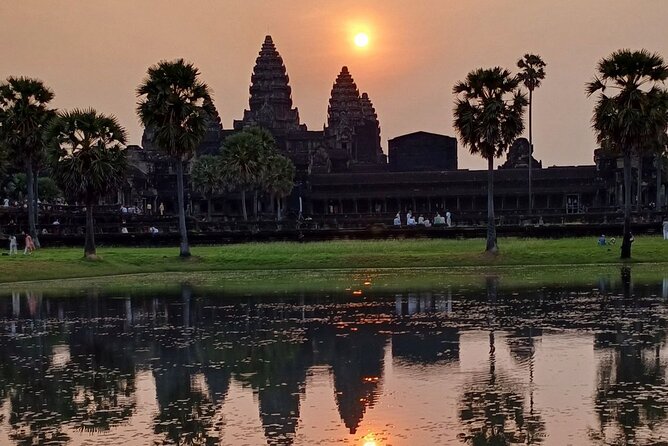 Angkor Wat Sunrise Tour - Bayon and the royal heart of Angkor Thom