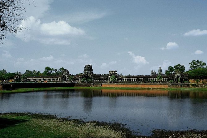 Angkor Wat Sunset Tour - The morning begins at Angkor Wat