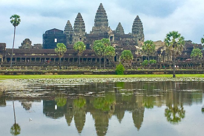 Angkor Wat, Ta Promh, Banteay Srei, Bayon temples Private Tour - Starting with Angkor Wat’s massive design