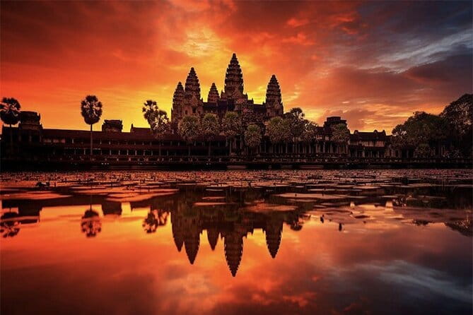 Angkor Wat Tour Deutsch | Private Führung - Angkor Thom puts Angkor Wat in context