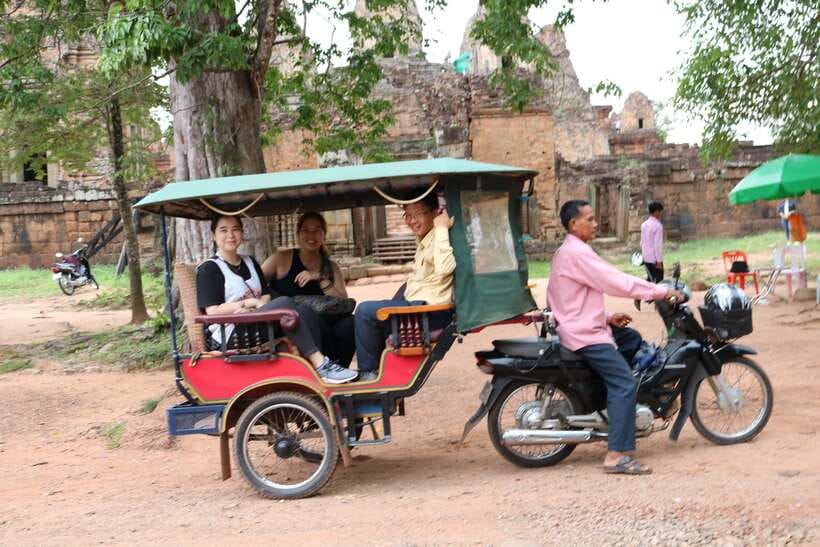 Angkor Wat: Tuk Tuk and Walking Tour - Starting at Angkor Thom’s eastern gate