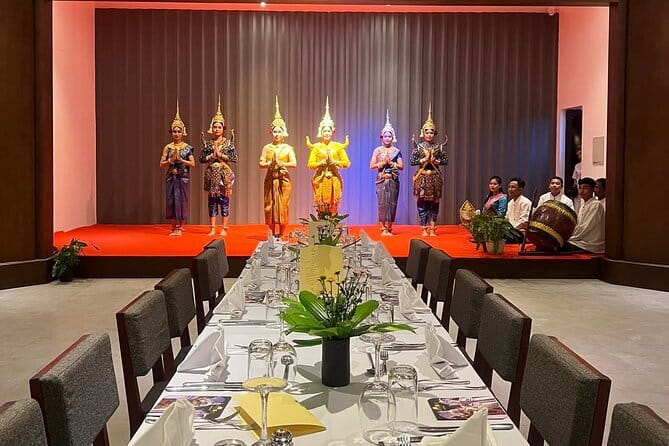 Apsara Dancing Show with Buffet Dinner Free Hotel Pick up - Who will enjoy this three-hour evening