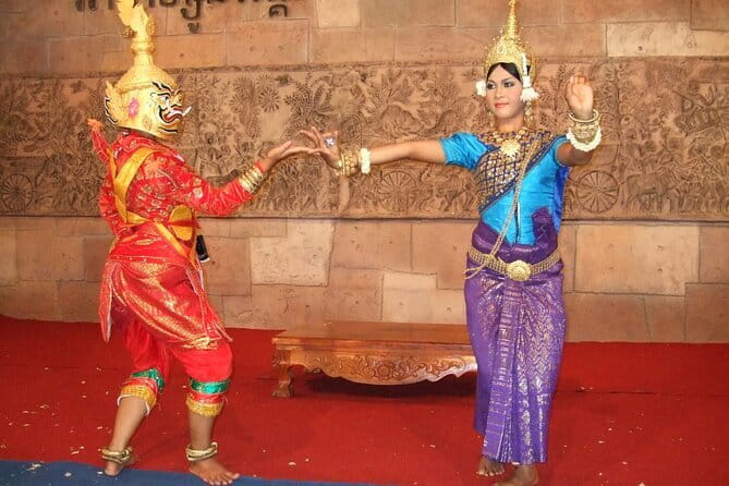 Apsara Dancing Show with Buffet Dinner Free Hotel Pick up - The buffet: good value for variety