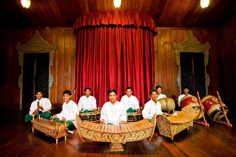 Apsara Performance include Dinner & hotel pick up - Why this Siem Reap evening works well
