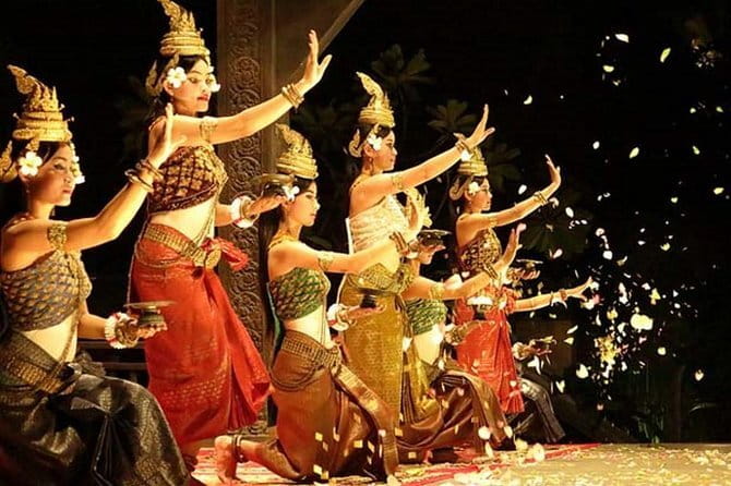 Apsara Show Dinner and Night Market Pub street - A Cambodian evening in three parts