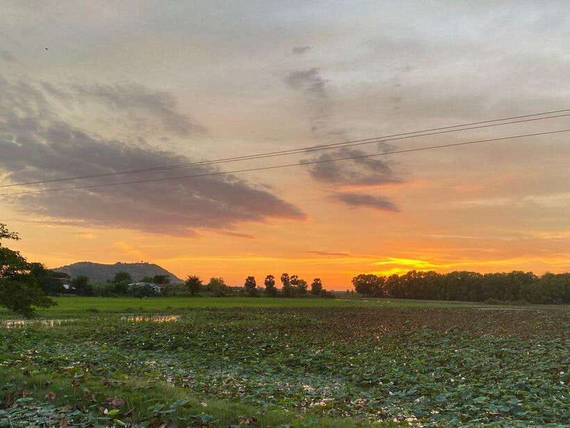 Authentic Siem Reap: Tuk Tuk Countryside and Sunset Tour - Baskets, bamboo, and the spirit houses