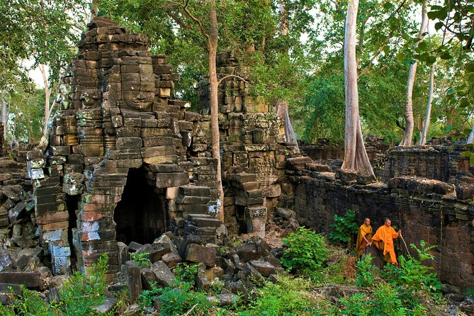 Banteay Chhmar Temple & Silk Farm Private Day Trip from Siem Reap - The three-hour journey sets the tone