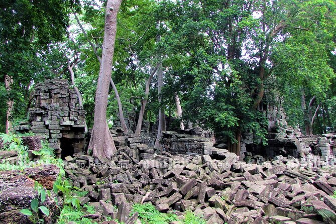 Banteay Chhmar Temple & Silk Farm Private Day Trip from Siem Reap - Guides, drivers, and the details that matter on a long day