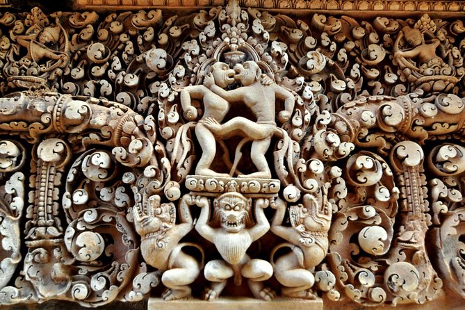 Banteay Srei and Big Tour from Siem Reap Small-Group - Neak Pean offers a different kind of temple visit