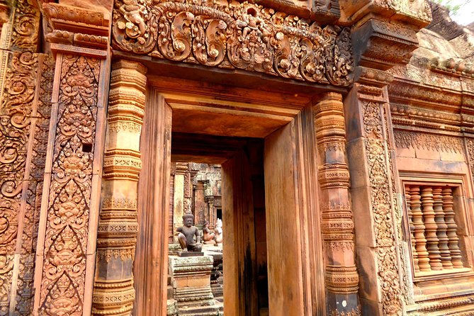 Banteay Srei and Big Tour from Siem Reap Small-Group - Preah Dak Village adds people to the temple route
