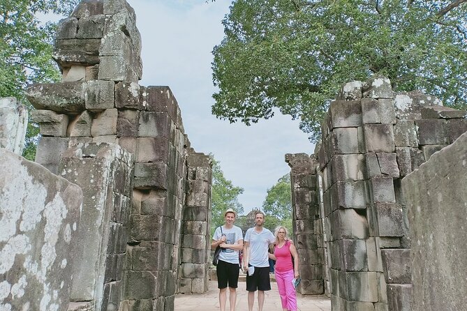 Banteay Srei and Grand Circuit Heritage Tour from Siem Reap - Neak Pean and the water symbolism