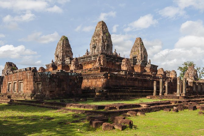 Banteay Srei & Angkor Big Circuit Tour - Banteay Srei and its careful pink-stone carving