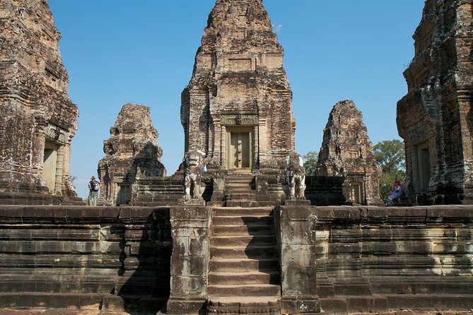 Banteay Srei & Angkor Big Circuit Tour - Eastern Mebon and the vanished East Baray