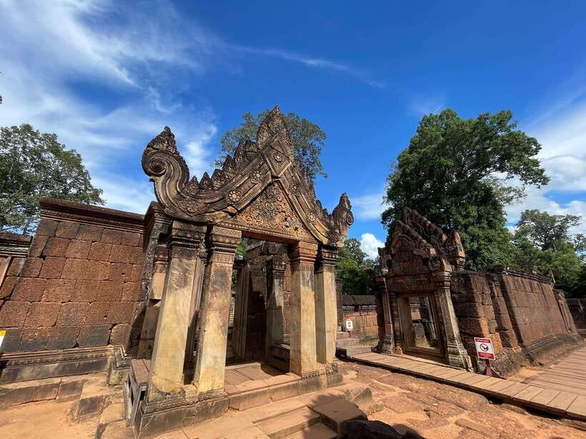 Banteay Srei, Kulen Waterfall & Beng Mealea Exploration - Lunch, palm cake and a glimpse of ordinary Cambodia