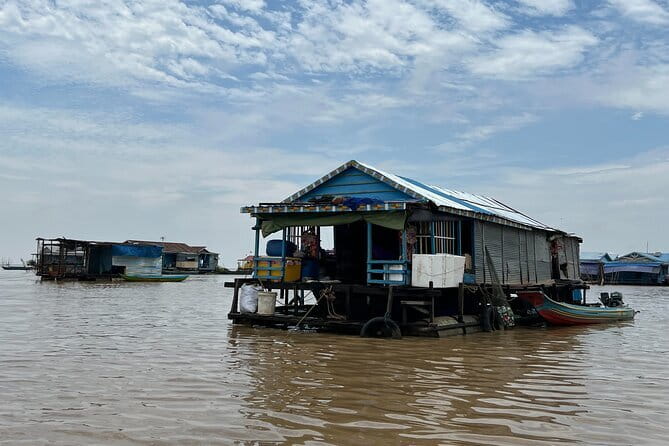 Banteay Srei Temple and Kompong Phluk Village Private Tour - Why Banteay Srei is worth the drive
