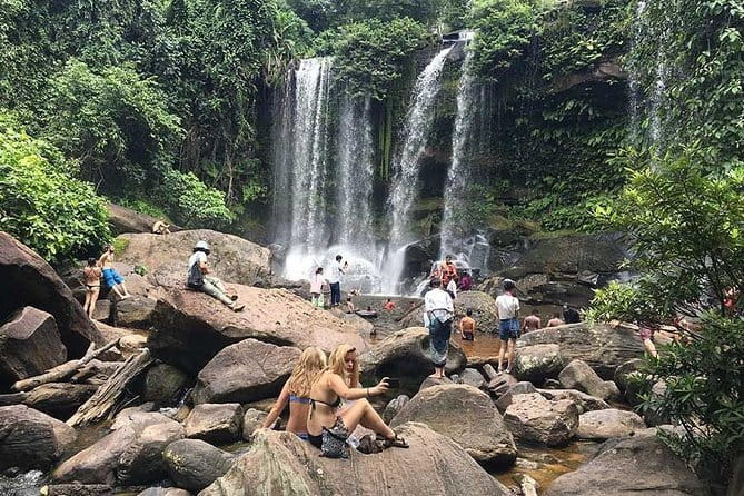 Banteay Srei Temple and Kompong Phluk Village Private Tour - Booking advice and cancellation terms