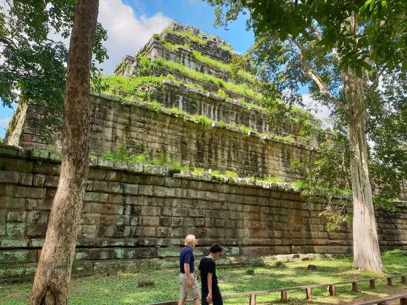 Beng Mealea, Koh Ker & Floating village Day Tour - What the guides add to the temple stops