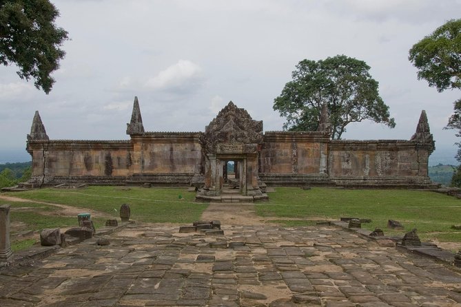 Beng Mealea - Koh Ker & Preah Vihear Private Tour - Koh Ker and the giant pyramid