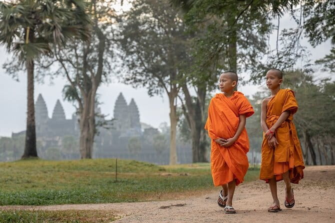 Best Driver Taxi From Siem Reap To Phnom Penh - English Speaking - Arriving in Phnom Penh or at the Airport
