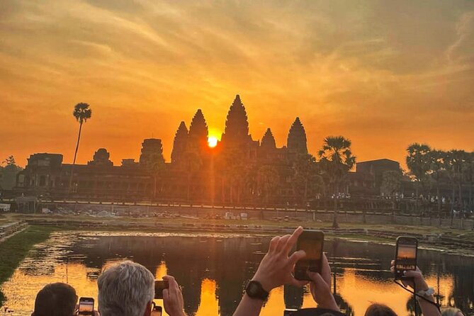Best Taxi Siem Reap to Battambang - English Speaking Driver - Comfort details that matter on a road transfer