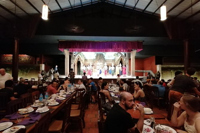 Buffet dinner with Apsara Show (Free 2 ways hotel transfer) - The buffet: Cambodian, Western, and Chinese choices