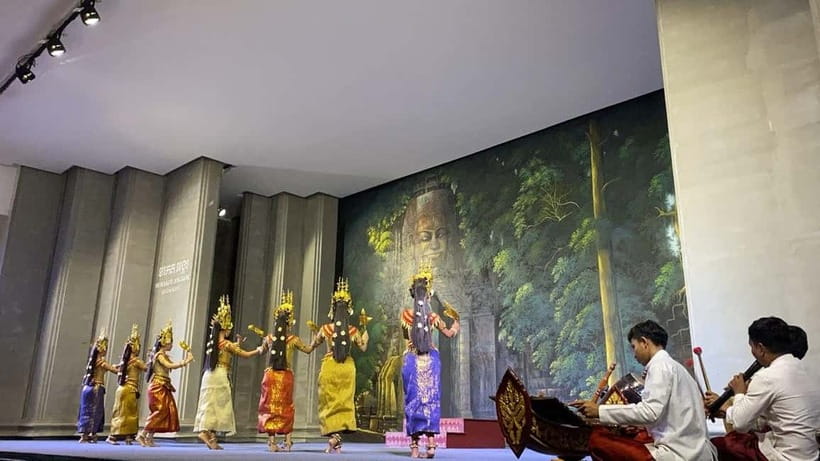 Cambodia: Absolute Traditional Dance Show with Buffet Dinner - The buffet: over 20 choices