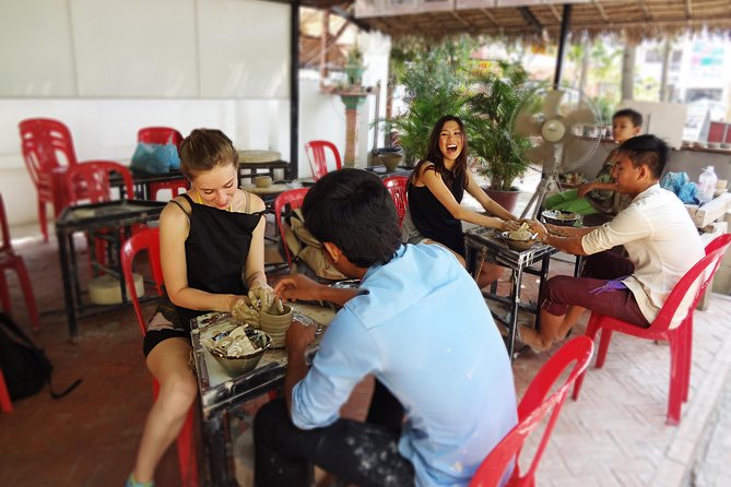 Cambodian Pottery Class in Siem Reap - Making a souvenir instead of buying one
