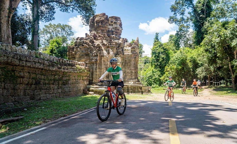 Cycle Angkor Backroad Bike Tour / E-Bike or Tuk Tuk - Ta Prohm and the forest trails
