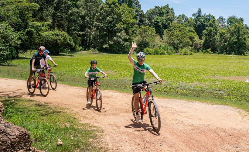 Cycle Angkor Backroad Bike Tour / E-Bike or Tuk Tuk - Angkor Wat in the late afternoon