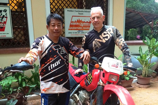 DB Siem Reap Half Day Dirt Bike Tour School - The guide and the small-group feel